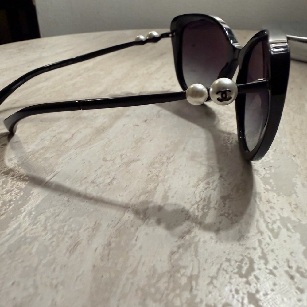 CHANEL Oversized Black Sunglasses with Dark Gradient Lenses